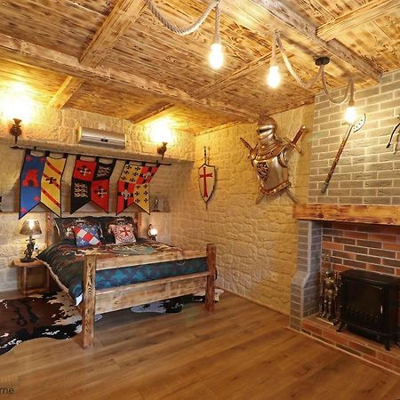 Chambre D'Hote Medieval Du Vieux Bourg Chailloue Luaran gambar