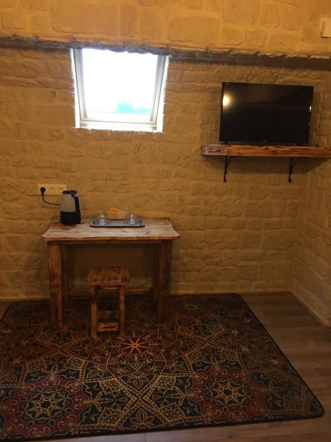 Chambre D'Hote Medieval Du Vieux Bourg Chailloue Luaran gambar